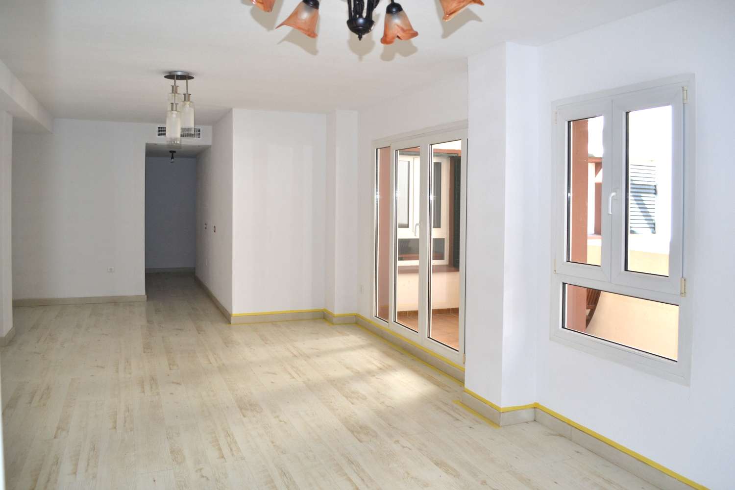 SE VENDE  BONITO APARTAMENTO A 50 METROS DE LA PLAYA EN BENALMADENA