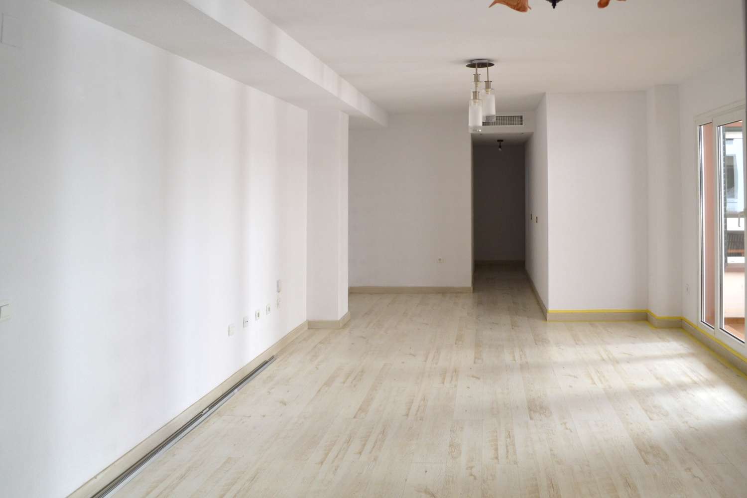 SE VENDE  BONITO APARTAMENTO A 50 METROS DE LA PLAYA EN BENALMADENA