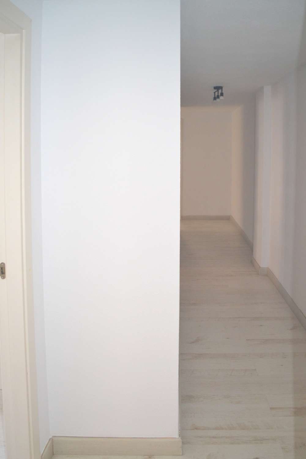 SE VENDE  BONITO APARTAMENTO A 50 METROS DE LA PLAYA EN BENALMADENA