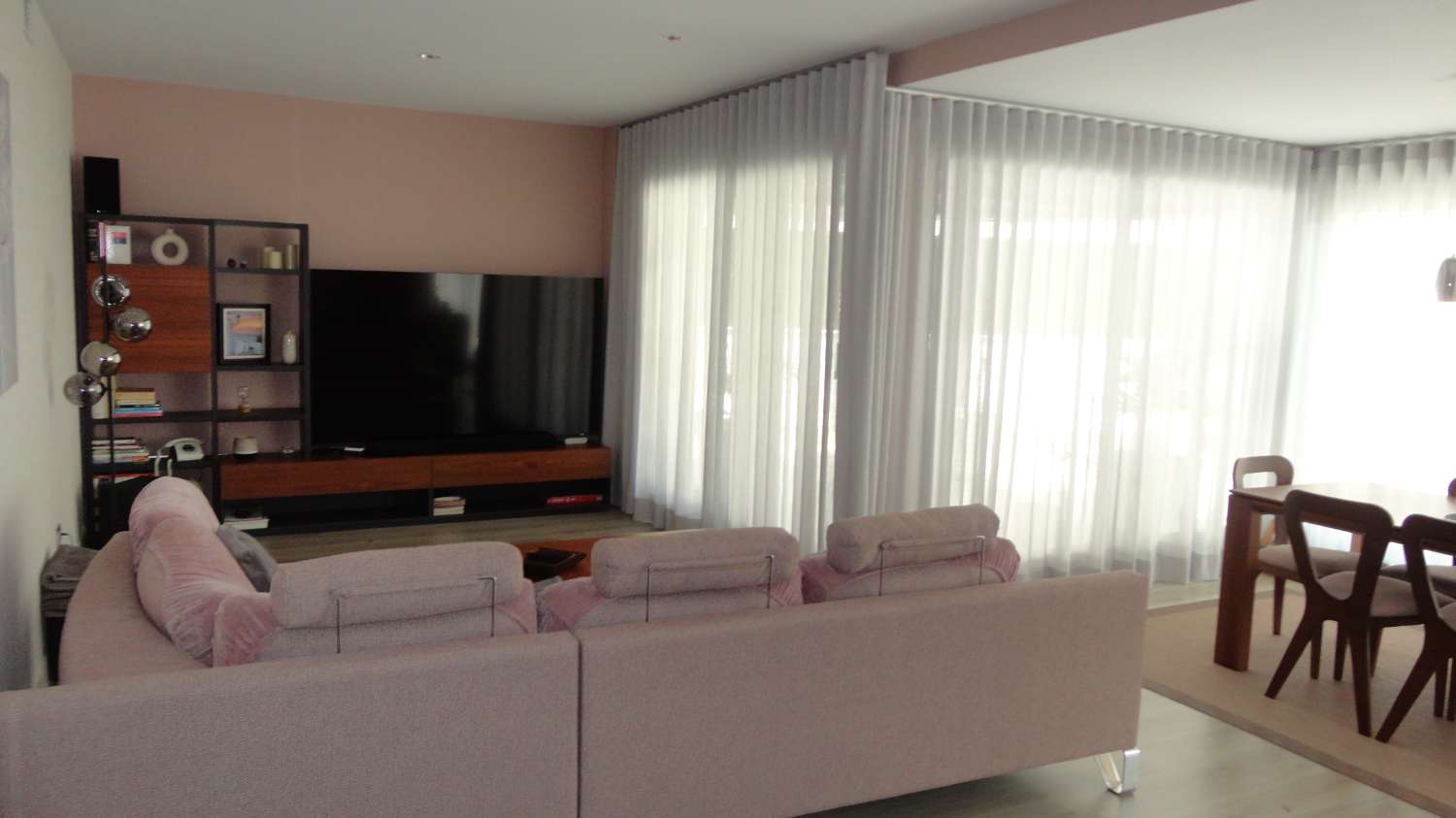 SE VENDE MAGNIFICO APARTAMENTO EN UNA DE LAS URBANIZACIONES MAS LUJOSAS DE LOS ALAMOS (TORREMOLINOS)