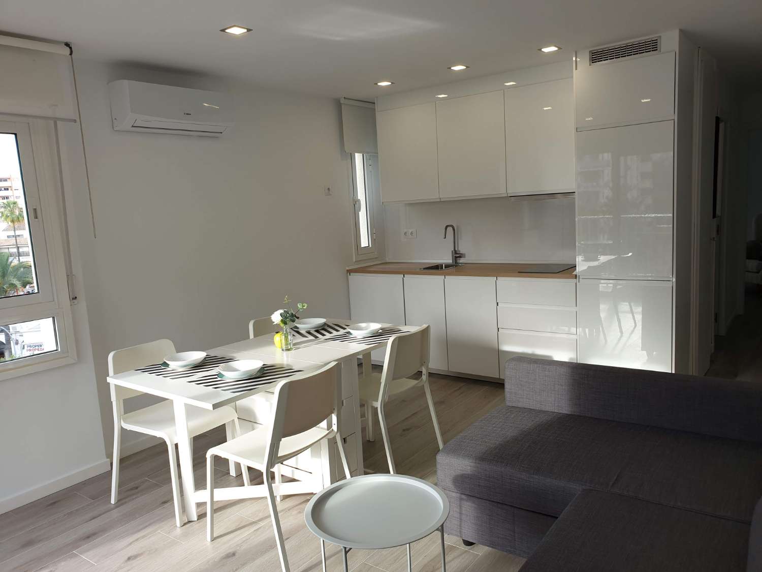 MEDIA  TEMPORADA  . SE ALQUILA  DESDE 1.9.26-30.6.27 BONITO APARTAMENTO CON VISTAS LATERALES  AL MAR   EN ARROYO DE LA MIEL