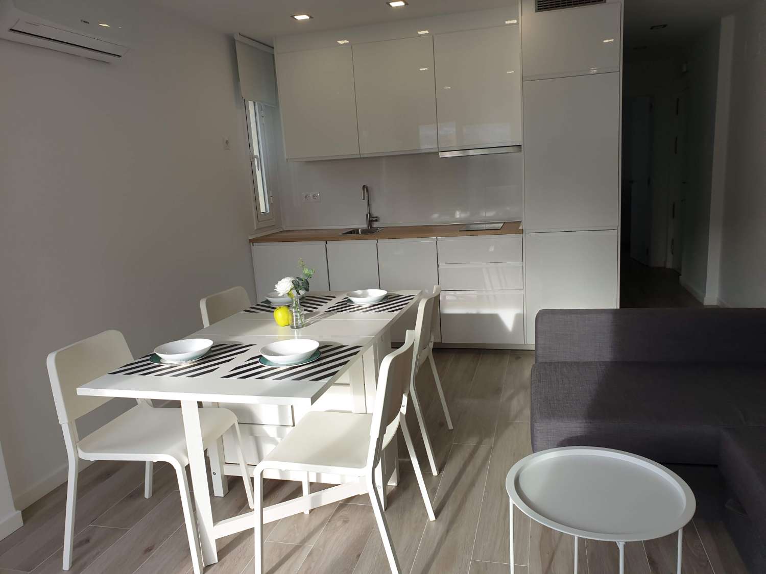 MEDIA  TEMPORADA  . SE ALQUILA  DESDE 1.9.26-30.6.27 BONITO APARTAMENTO CON VISTAS LATERALES  AL MAR   EN ARROYO DE LA MIEL