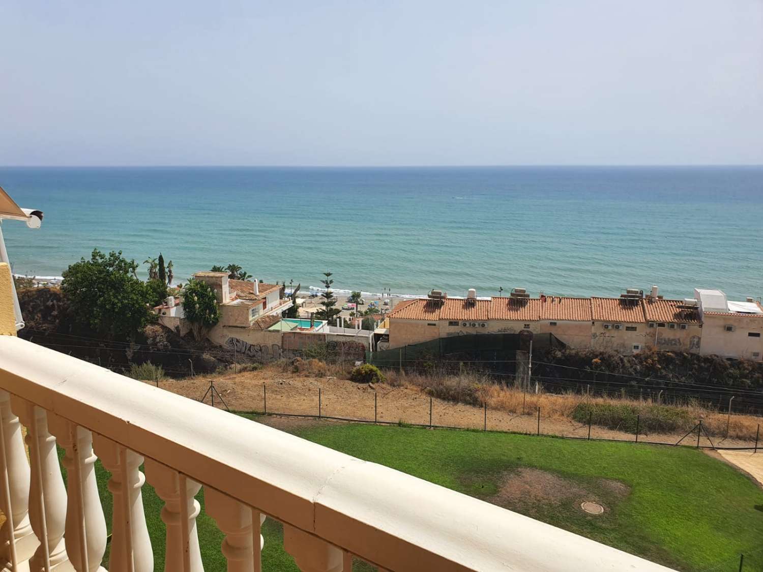 SE ALQUILA DESDE AHORA  30.6.26   Y DESDE  1.9.26-30.6.27 BONITO APARTAMENTO CON VISTA AL MAR EN FUENGIROLA