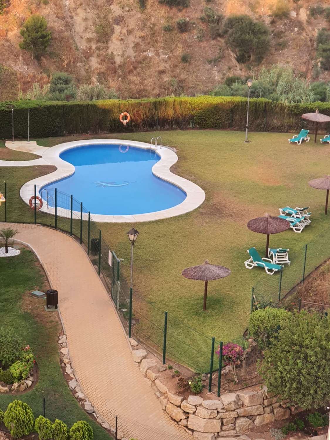 SE ALQUILA DESDE AHORA  30.6.26   Y DESDE  1.9.26-30.6.27 BONITO APARTAMENTO CON VISTA AL MAR EN FUENGIROLA