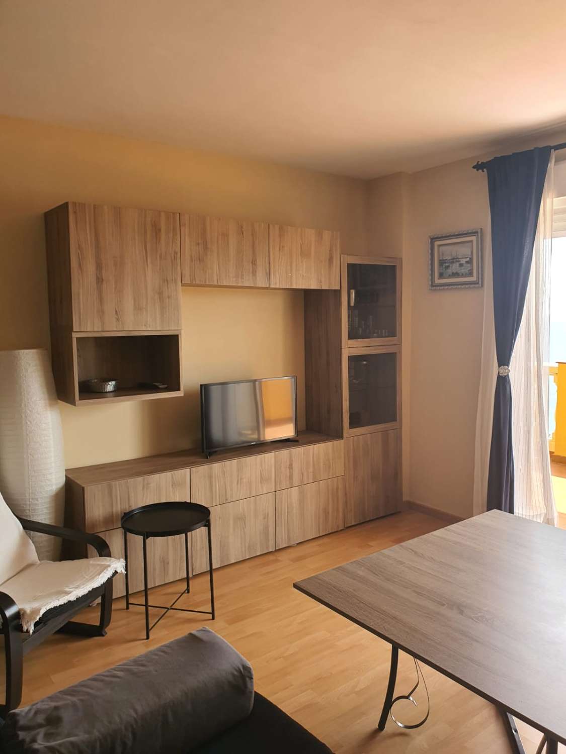 SE ALQUILA DESDE AHORA  30.6.26   Y DESDE  1.9.26-30.6.27 BONITO APARTAMENTO CON VISTA AL MAR EN FUENGIROLA