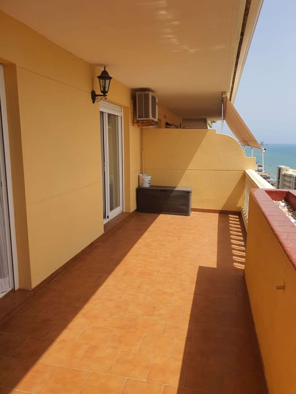SE ALQUILA DESDE AHORA  30.6.26   Y DESDE  1.9.26-30.6.27 BONITO APARTAMENTO CON VISTA AL MAR EN FUENGIROLA