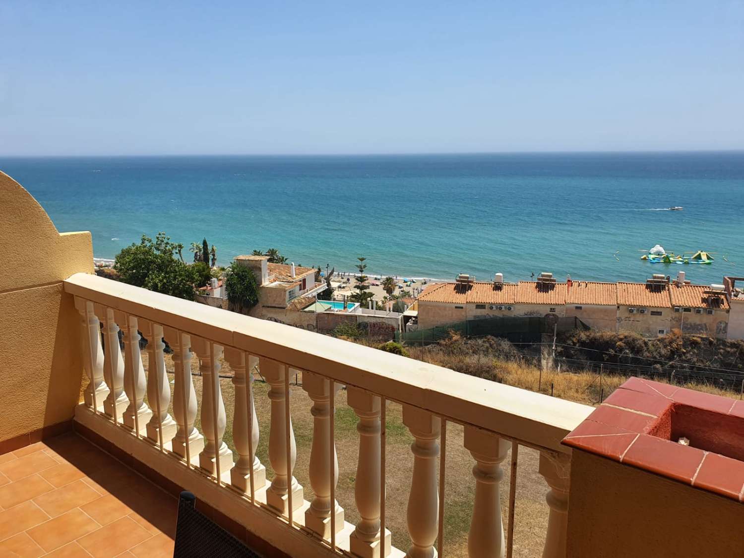 SE ALQUILA DESDE AHORA  30.6.26   Y DESDE  1.9.26-30.6.27 BONITO APARTAMENTO CON VISTA AL MAR EN FUENGIROLA