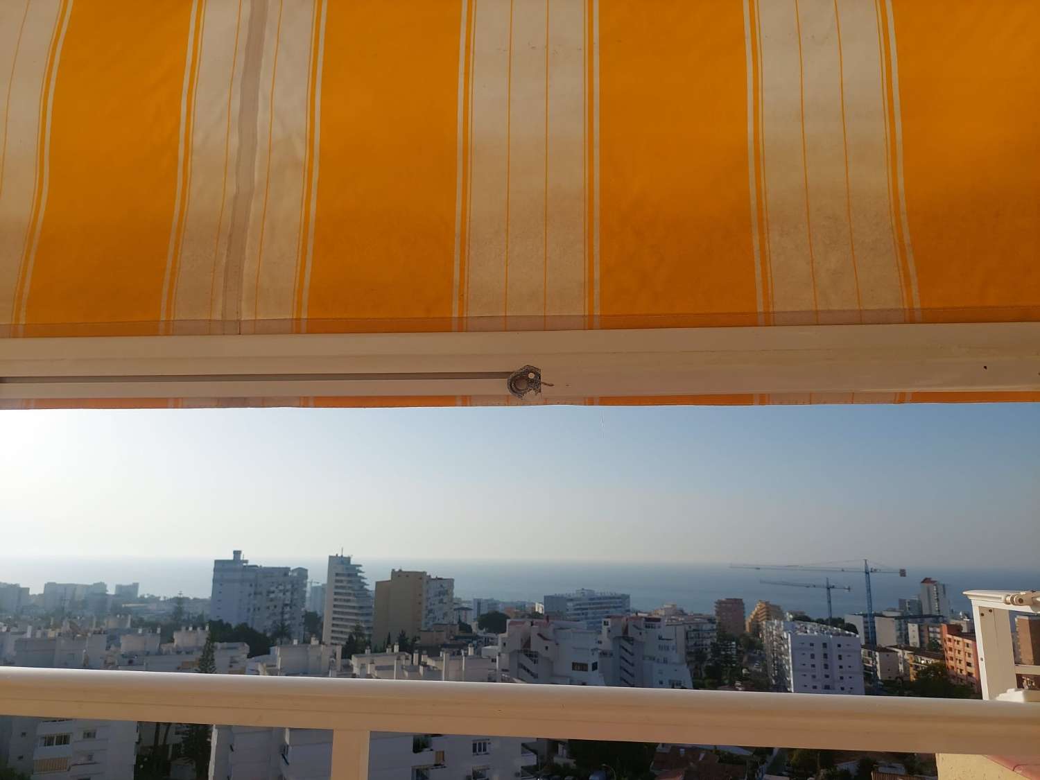 SE ALQUILA DESDE  AHORA HASTA 30.11.26  y desde 2.12.26-30.6.27 .BONITO APARTAMENTO CON VISTAS A MAR EN ARROYO DE LA MIEL (BENALMADENA)