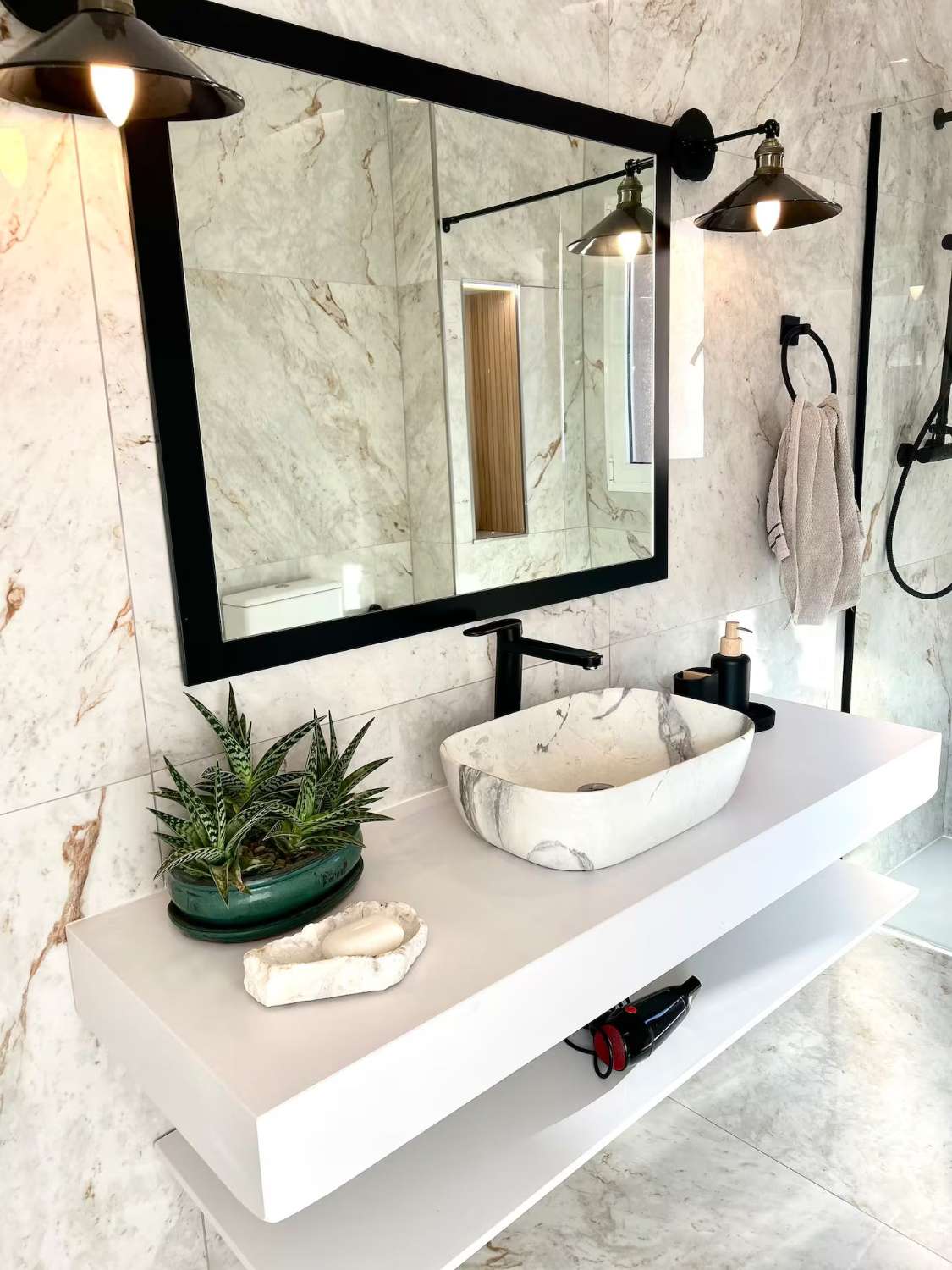 SE ALQUILA  DESDE 01/09/2026 HASTA 30/06/27 MAGNIFICA VILLA EN  ARROYO DE LA MIEL (BENALMADENA)