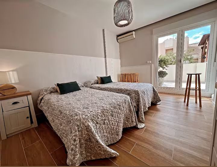 SE ALQUILA  DESDE 01/09/2026 HASTA 30/06/27 MAGNIFICA VILLA EN  ARROYO DE LA MIEL (BENALMADENA)