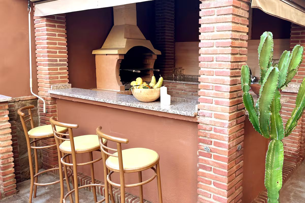 SE ALQUILA  DESDE 01/09/2026 HASTA 30/06/27 MAGNIFICA VILLA EN  ARROYO DE LA MIEL (BENALMADENA)