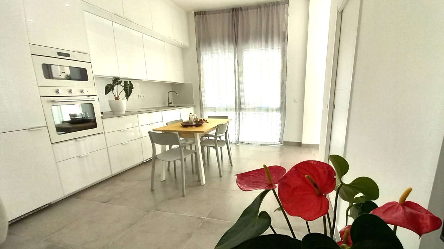 ALQUILER A MEDIO PLAZO DESDE  09/03/2026 HASTA 30/06/2026 Y DESDE 01/09/2026 HASTA 30.6.27 BONITO APARTAMNTO EN FUENGIROLA