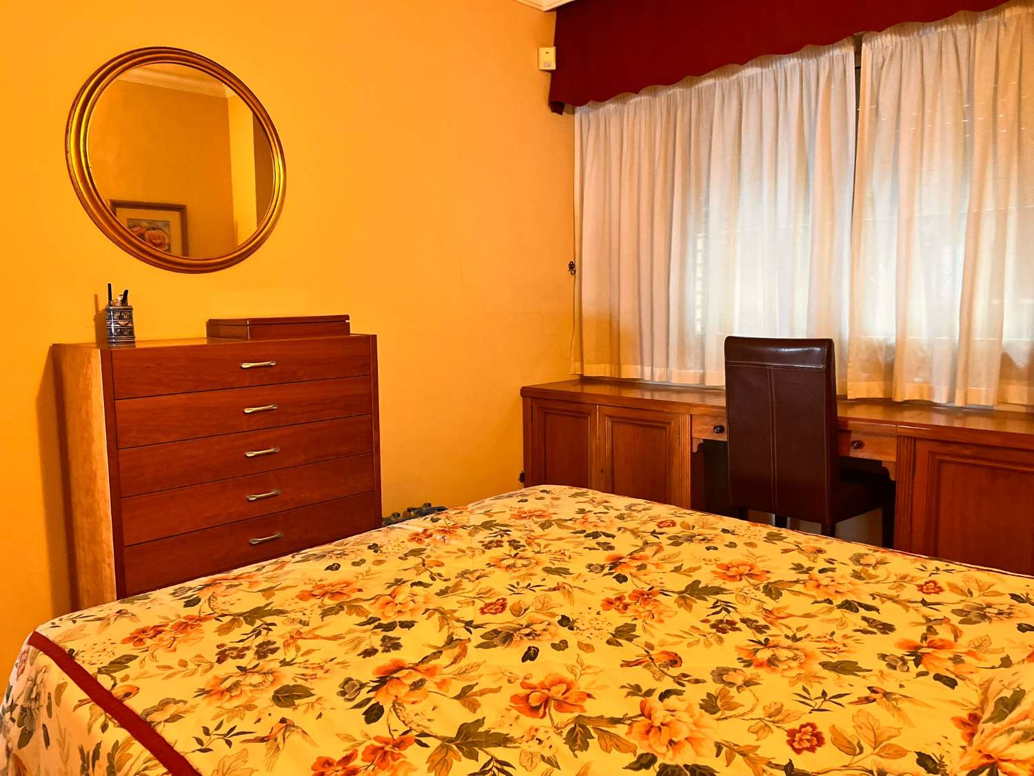 SE ALQUILA  DESDE 01.10.26-30.06.27 MAGNIFICO APARTAMENTO CON VISTAS  FRONTALES AL MAR EN 1ª LINEA DE PLAYA EN LOS BOLICHES (FUENGIROLA )