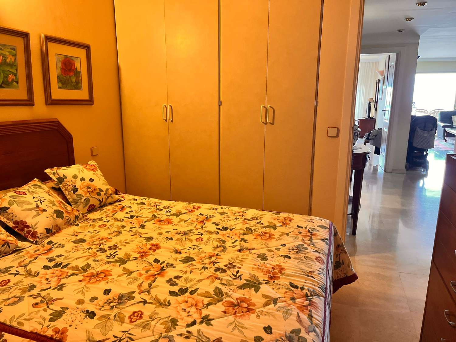 SE ALQUILA  DESDE 01.10.26-30.06.27 MAGNIFICO APARTAMENTO CON VISTAS  FRONTALES AL MAR EN 1ª LINEA DE PLAYA EN LOS BOLICHES (FUENGIROLA )