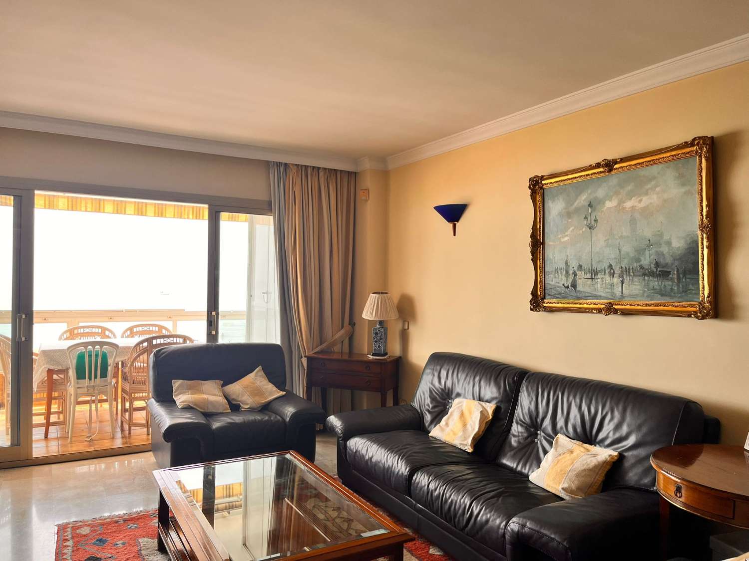 SE ALQUILA  DESDE 01.10.26-30.06.27 MAGNIFICO APARTAMENTO CON VISTAS  FRONTALES AL MAR EN 1ª LINEA DE PLAYA EN LOS BOLICHES (FUENGIROLA )