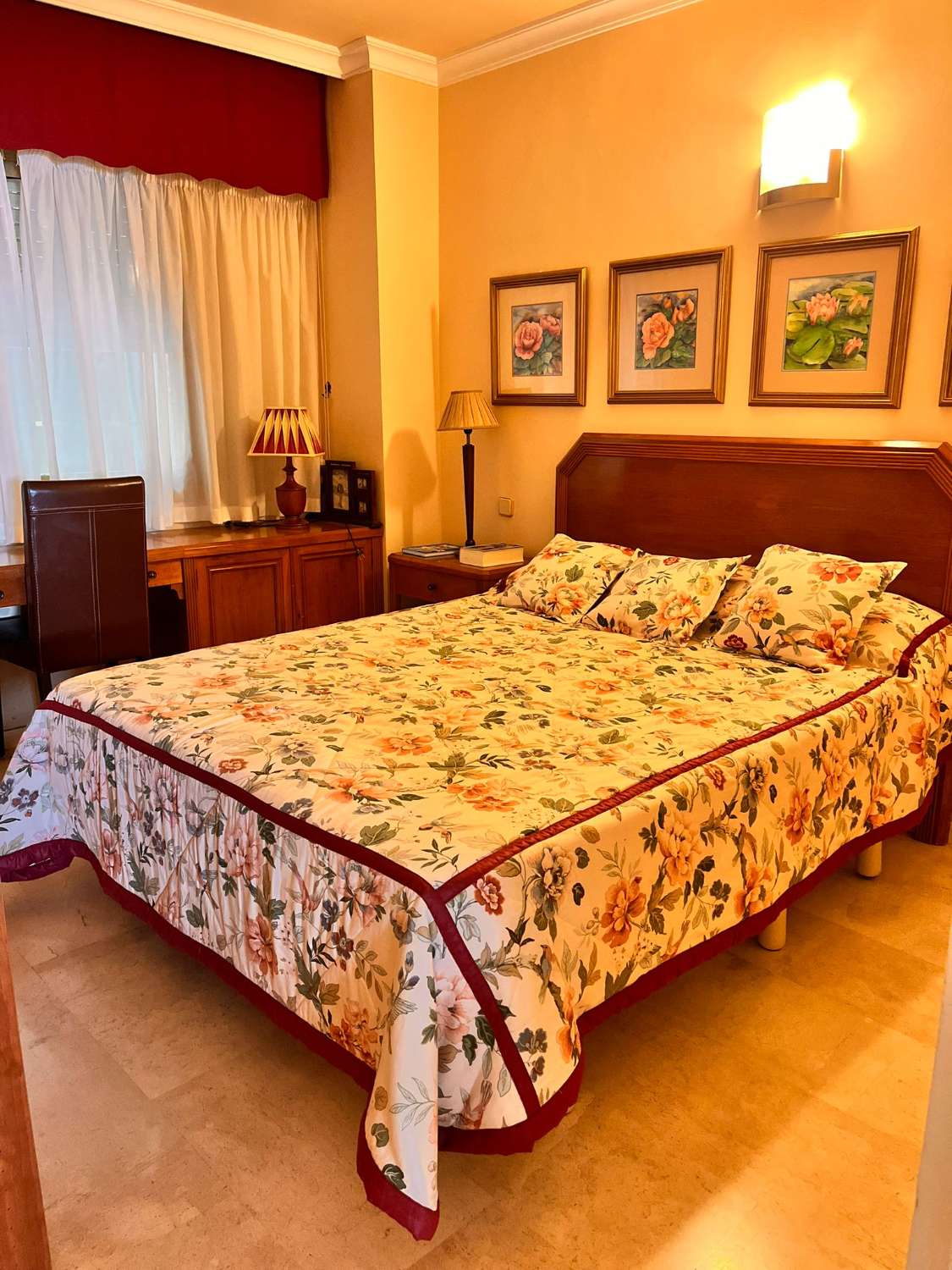 SE ALQUILA  DESDE 01.10.26-30.06.27 MAGNIFICO APARTAMENTO CON VISTAS  FRONTALES AL MAR EN 1ª LINEA DE PLAYA EN LOS BOLICHES (FUENGIROLA )