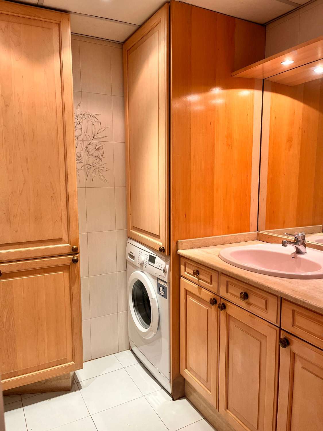 SE ALQUILA  DESDE 01.10.26-30.06.27 MAGNIFICO APARTAMENTO CON VISTAS  FRONTALES AL MAR EN 1ª LINEA DE PLAYA EN LOS BOLICHES (FUENGIROLA )