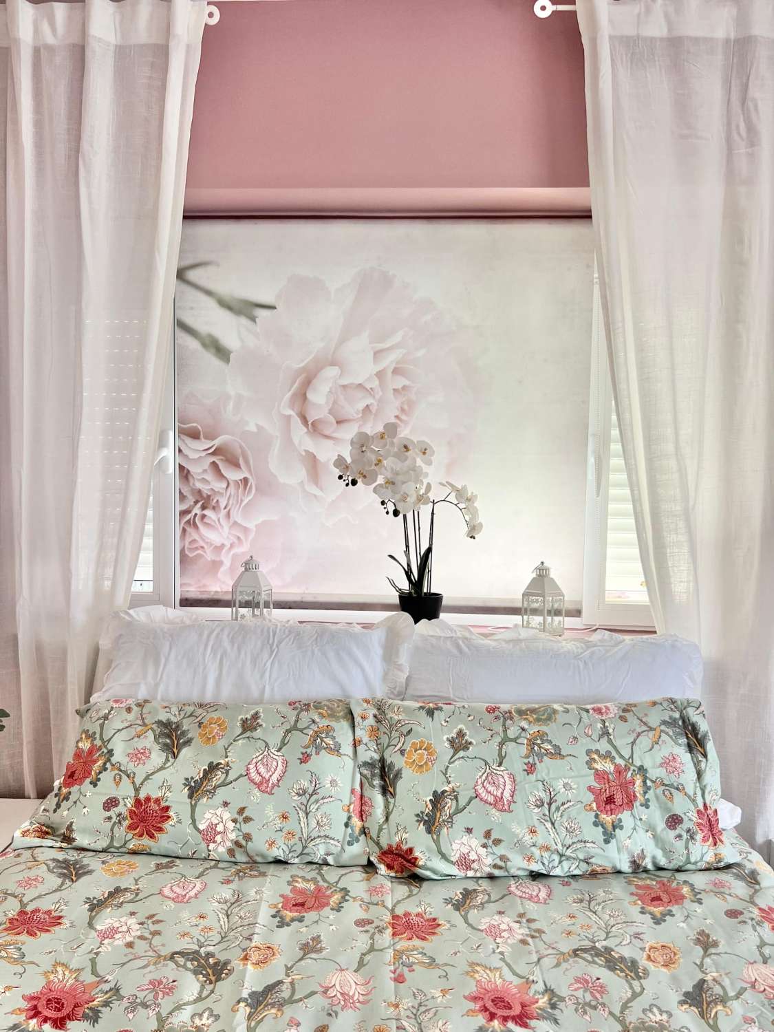 MEDIA TEMPORADA. SE ALQUILA DESDE  01.09.26 - 30.06.27   PRECIOSO APARTAMENTO   EN 1ª LÍNEA DE PLAYA CON VISTAS LATERALES AL MAR EN BENALMÁDENA.