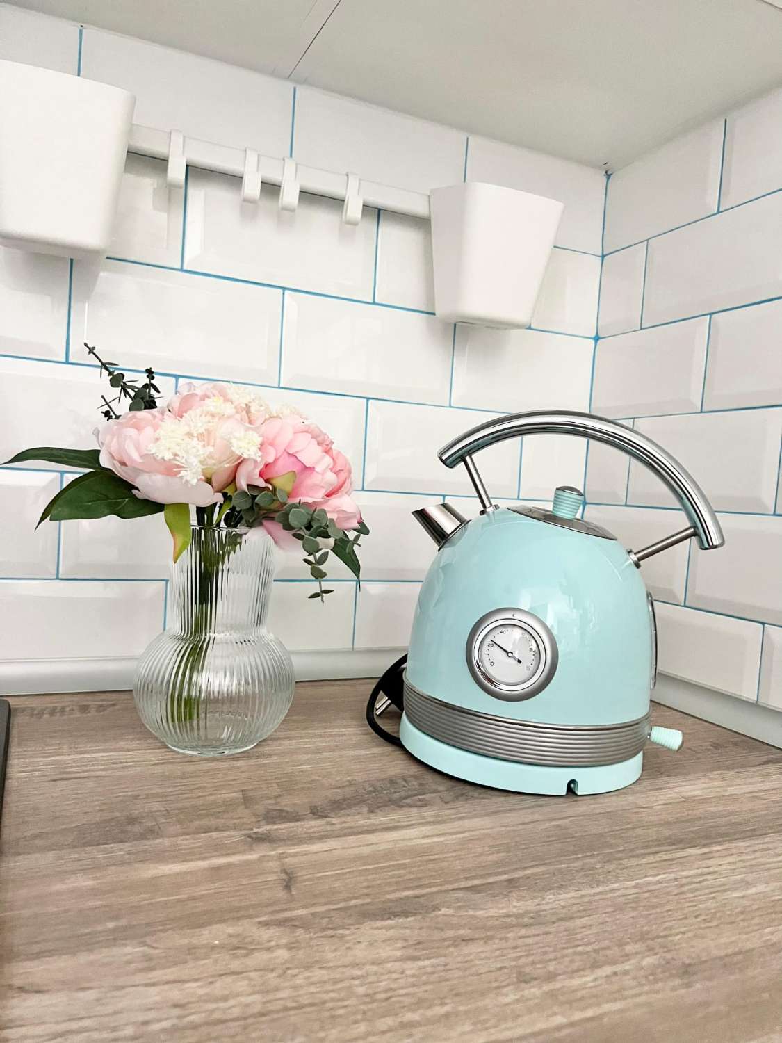 MEDIA TEMPORADA. SE ALQUILA DESDE  01.09.26 - 30.06.27   PRECIOSO APARTAMENTO   EN 1ª LÍNEA DE PLAYA CON VISTAS LATERALES AL MAR EN BENALMÁDENA.