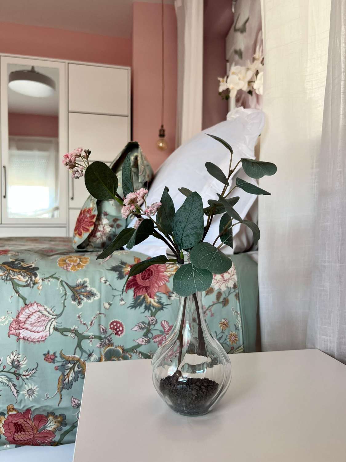 MEDIA TEMPORADA. SE ALQUILA DESDE  01.09.26 - 30.06.27   PRECIOSO APARTAMENTO   EN 1ª LÍNEA DE PLAYA CON VISTAS LATERALES AL MAR EN BENALMÁDENA.