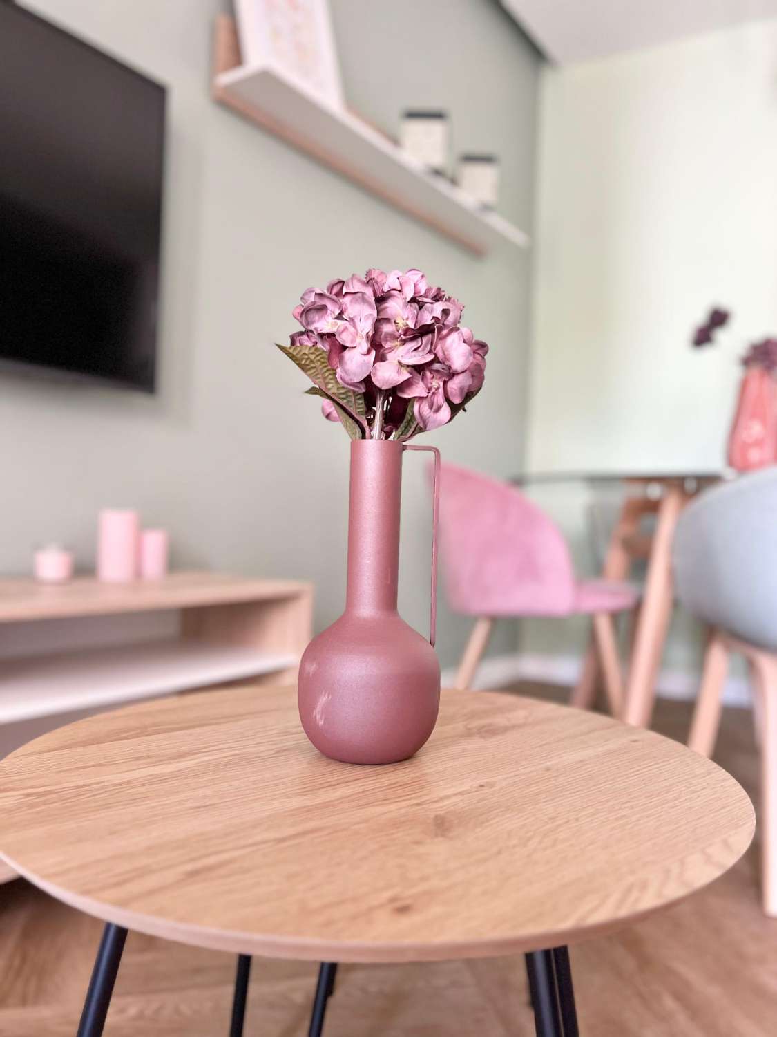 MEDIA TEMPORADA. SE ALQUILA DESDE  01.09.26 - 30.06.27   PRECIOSO APARTAMENTO   EN 1ª LÍNEA DE PLAYA CON VISTAS LATERALES AL MAR EN BENALMÁDENA.