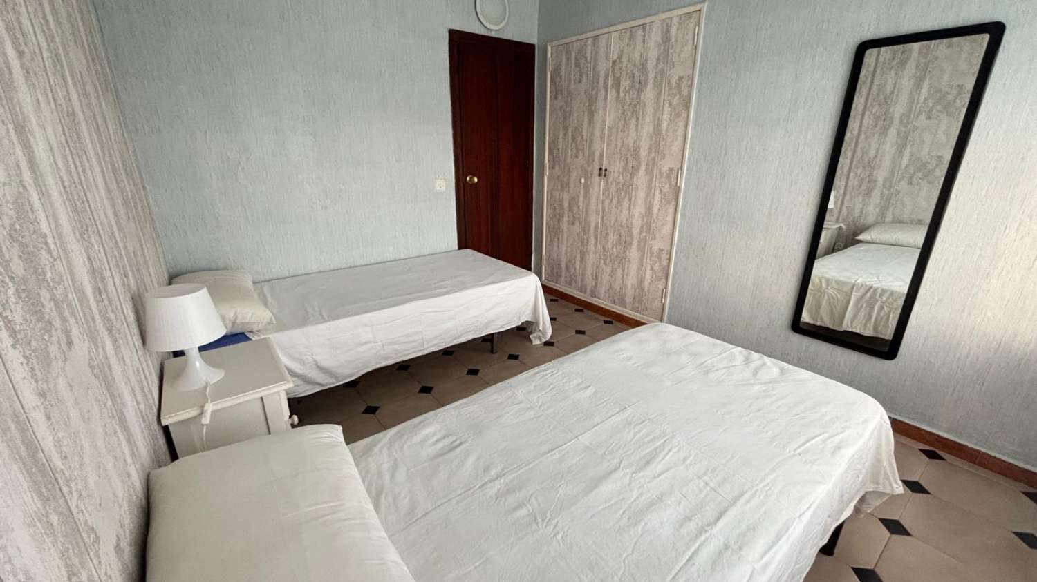 SE ALQUILA DESDE AHORA .30.6.26  y DESDE  1.9.26 HASTA 30.6.2.67 BONITO APARTAMENTO CERCA DE PLAZA SOLYMAR ( BENALMADENA)