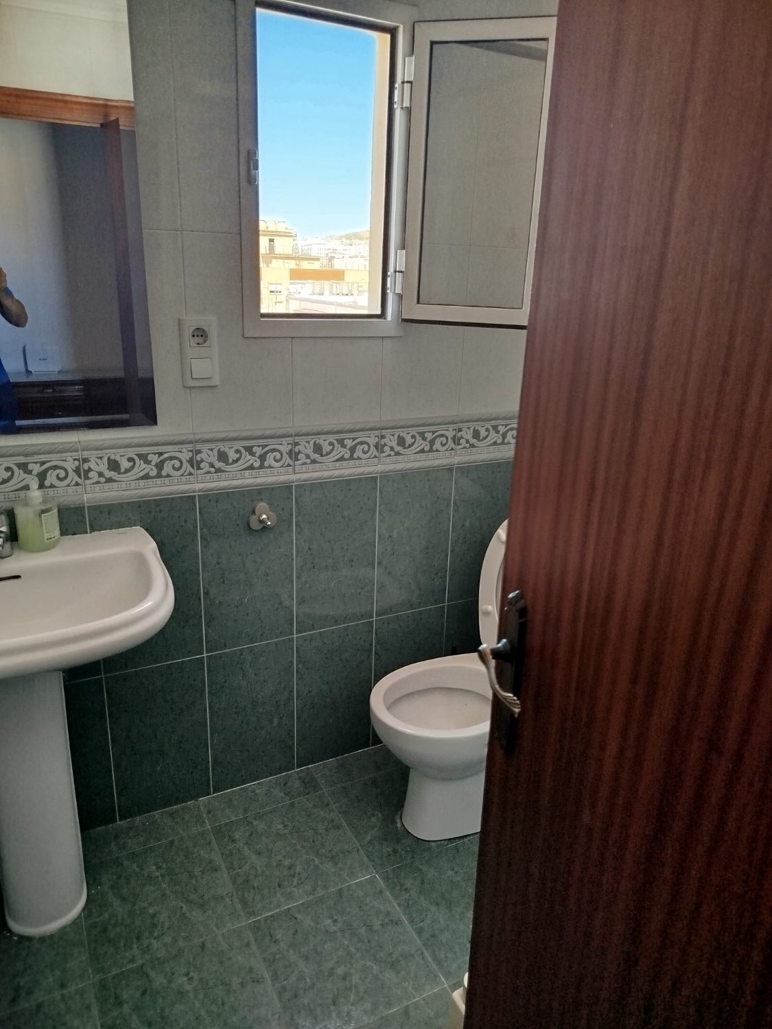 SE ALQUILA HASTA 30/06/2026 Y DESDE 01/09/2026- 30/06/2027 PISO  EN EL CENTRO DE MALAGA