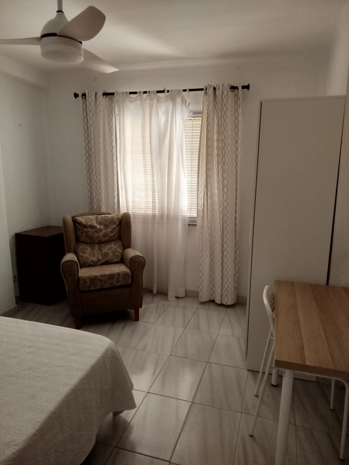 SE ALQUILA HASTA 30/06/2026 Y DESDE 01/09/2026- 30/06/2027 PISO  EN EL CENTRO DE MALAGA