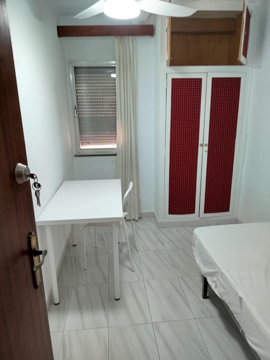 SE ALQUILA HASTA 30/06/2026 Y DESDE 01/09/2026- 30/06/2027 PISO  EN EL CENTRO DE MALAGA