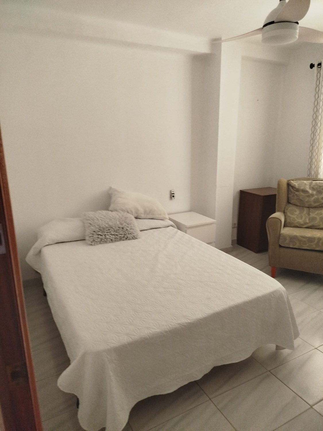 SE ALQUILA HASTA 30/06/2026 Y DESDE 01/09/2026- 30/06/2027 PISO  EN EL CENTRO DE MALAGA