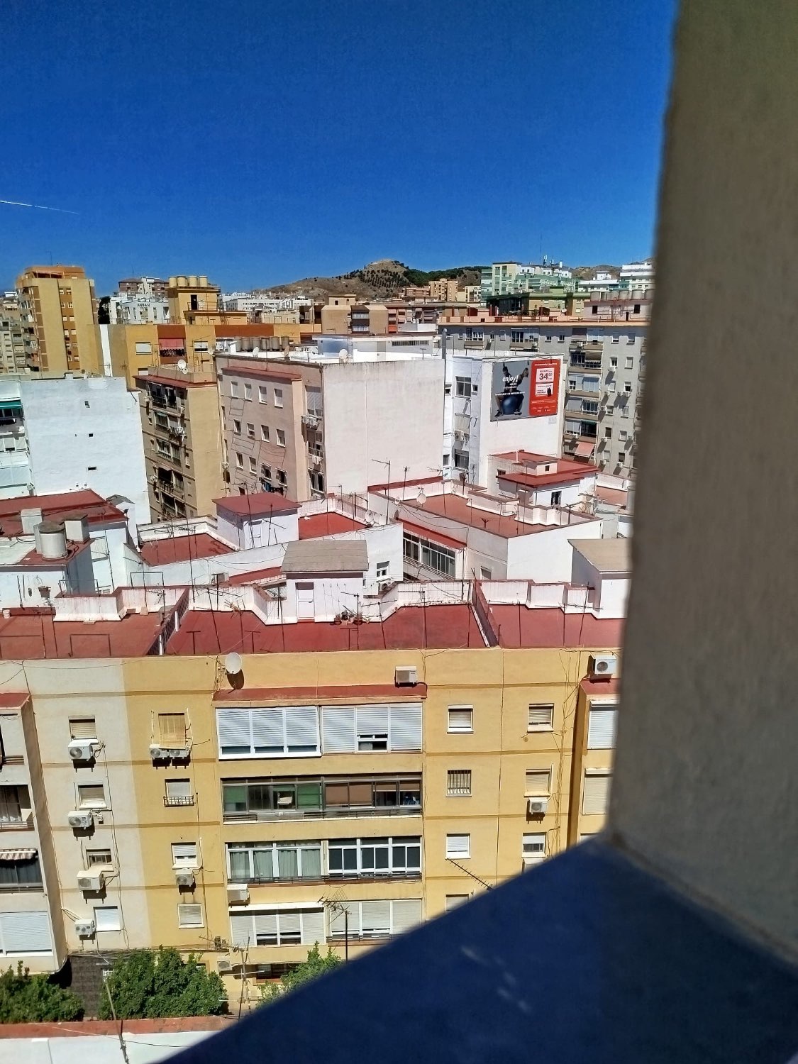 SE ALQUILA HASTA 30/06/2026 Y DESDE 01/09/2026- 30/06/2027 PISO  EN EL CENTRO DE MALAGA