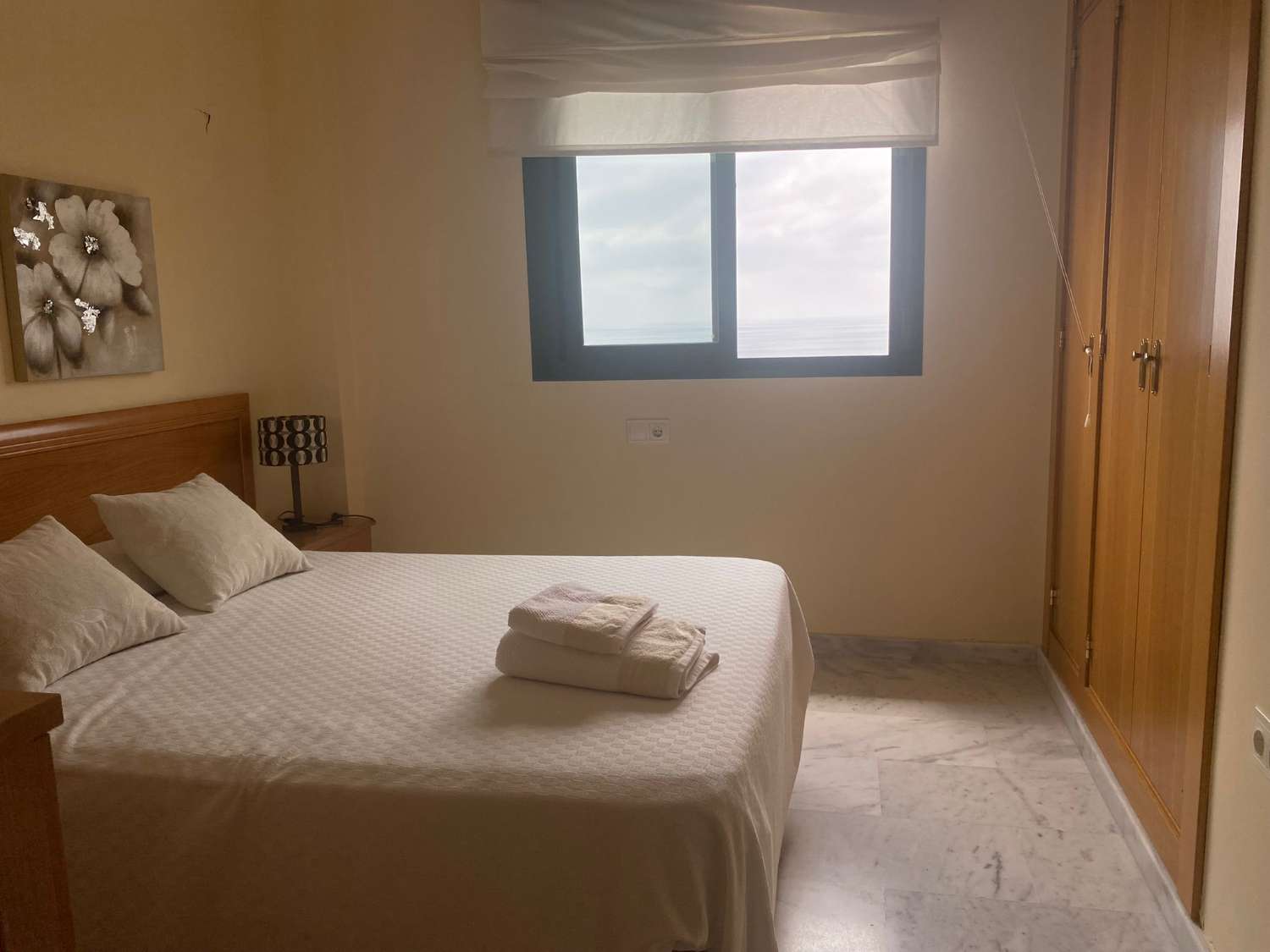 MEDIA TEMPORADA . SE ALQUILA DESDE 01.09.26 HASTA 30.06.27 BONITO APARTAMENTO CON VISTAS  AL MAR EN BENALMADENA