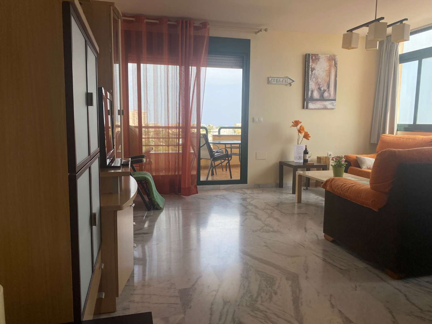 MEDIA TEMPORADA . SE ALQUILA DESDE 01.09.26 HASTA 30.06.27 BONITO APARTAMENTO CON VISTAS  AL MAR EN BENALMADENA