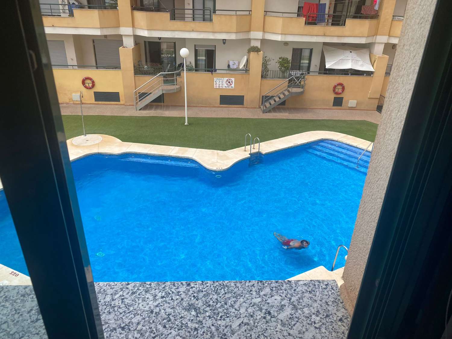 MEDIA TEMPORADA . SE ALQUILA DESDE 01.09.26 HASTA 30.06.27 BONITO APARTAMENTO CON VISTAS  AL MAR EN BENALMADENA