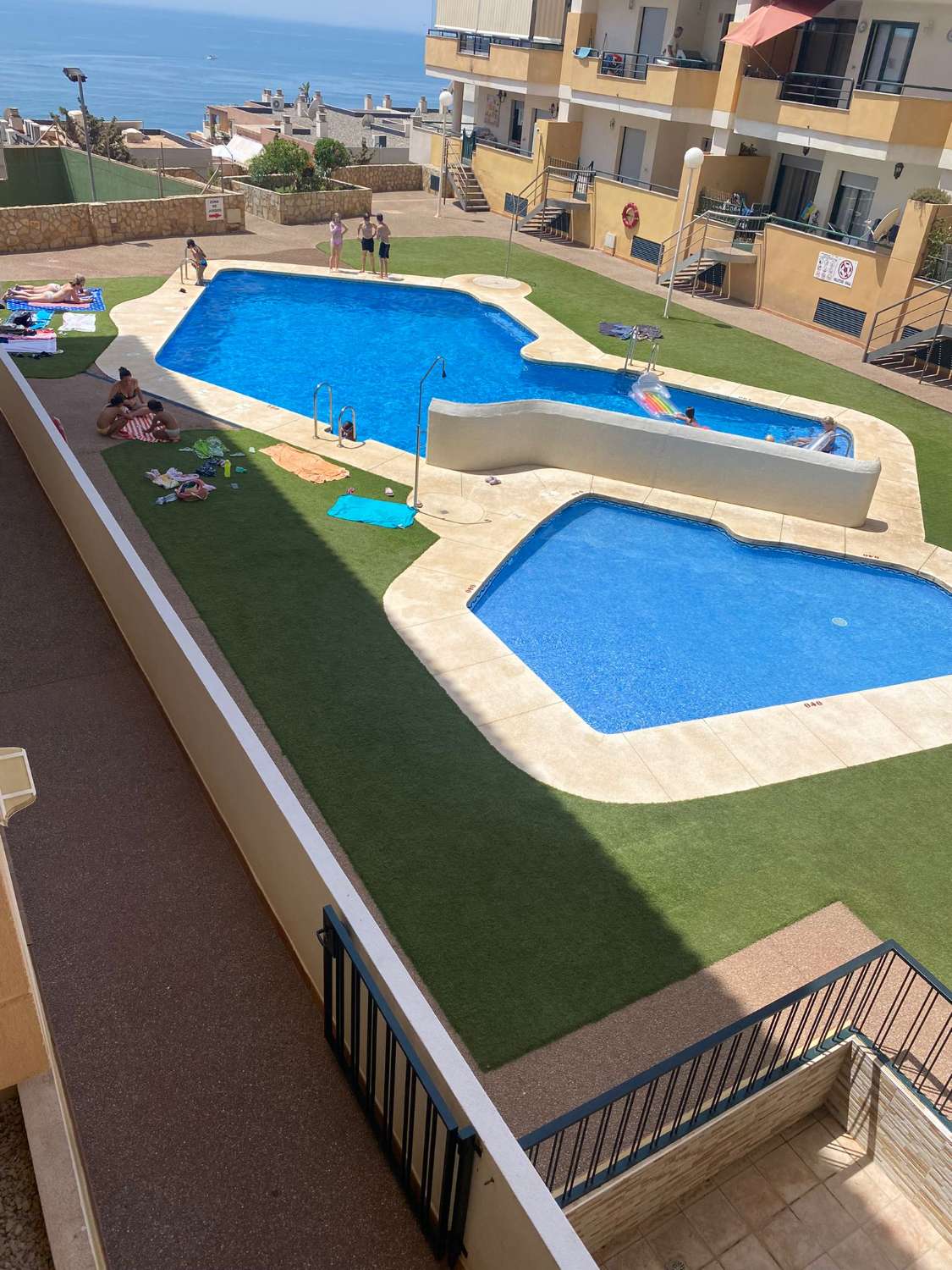 MEDIA TEMPORADA . SE ALQUILA DESDE 01.09.26 HASTA 30.06.27 BONITO APARTAMENTO CON VISTAS  AL MAR EN BENALMADENA