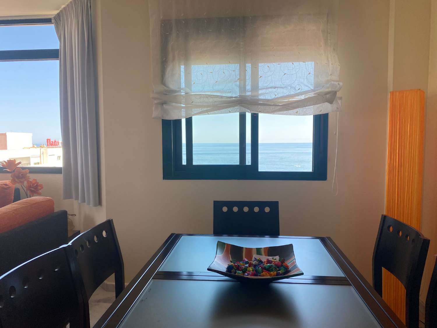 MEDIA TEMPORADA . SE ALQUILA DESDE 01.09.26 HASTA 30.06.27 BONITO APARTAMENTO CON VISTAS  AL MAR EN BENALMADENA
