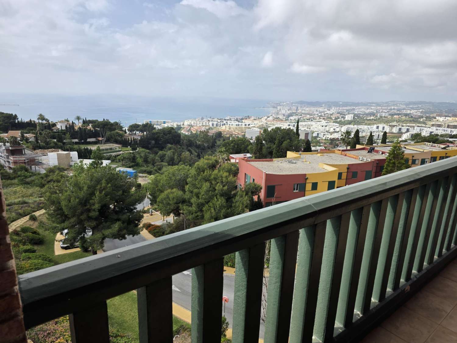 LARGA TEMPORADA - DESDE SEPTIEMBRE SE ALQUILA  BONITO  APARTAMENTO CON VISTAS AL MAR  EN ALTOS DEL HIGUERON