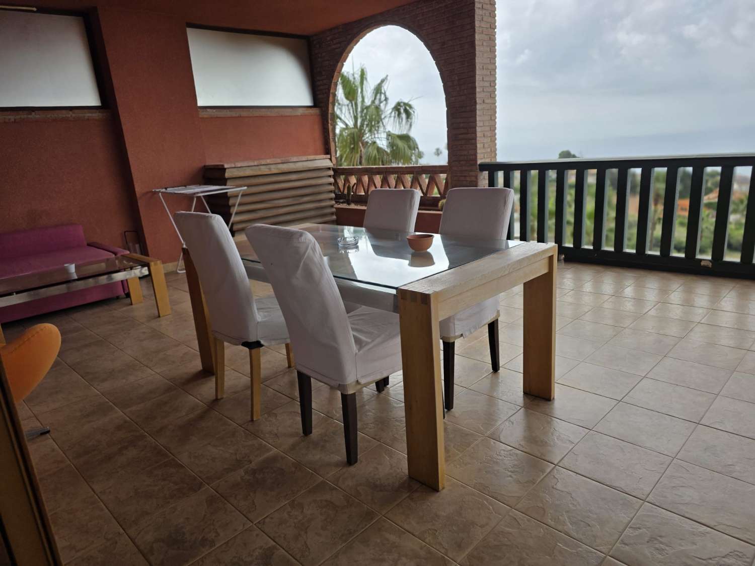 LARGA TEMPORADA - DESDE SEPTIEMBRE SE ALQUILA  BONITO  APARTAMENTO CON VISTAS AL MAR  EN ALTOS DEL HIGUERON