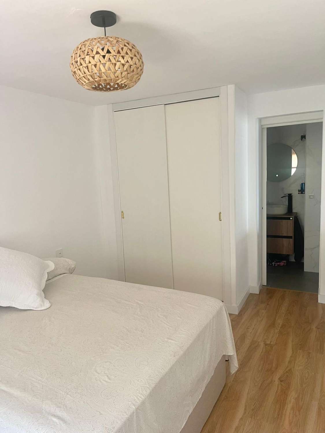 SE ALQUILA DESDE 05/03/2026 HASTA 31.5.26  BONITO APARTAMENTO REFORMADO EN TORREMOLINOS