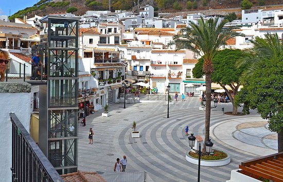 Se alquila por larga temporada coqueto loft rústico  en el centro de Mijas Pueblo