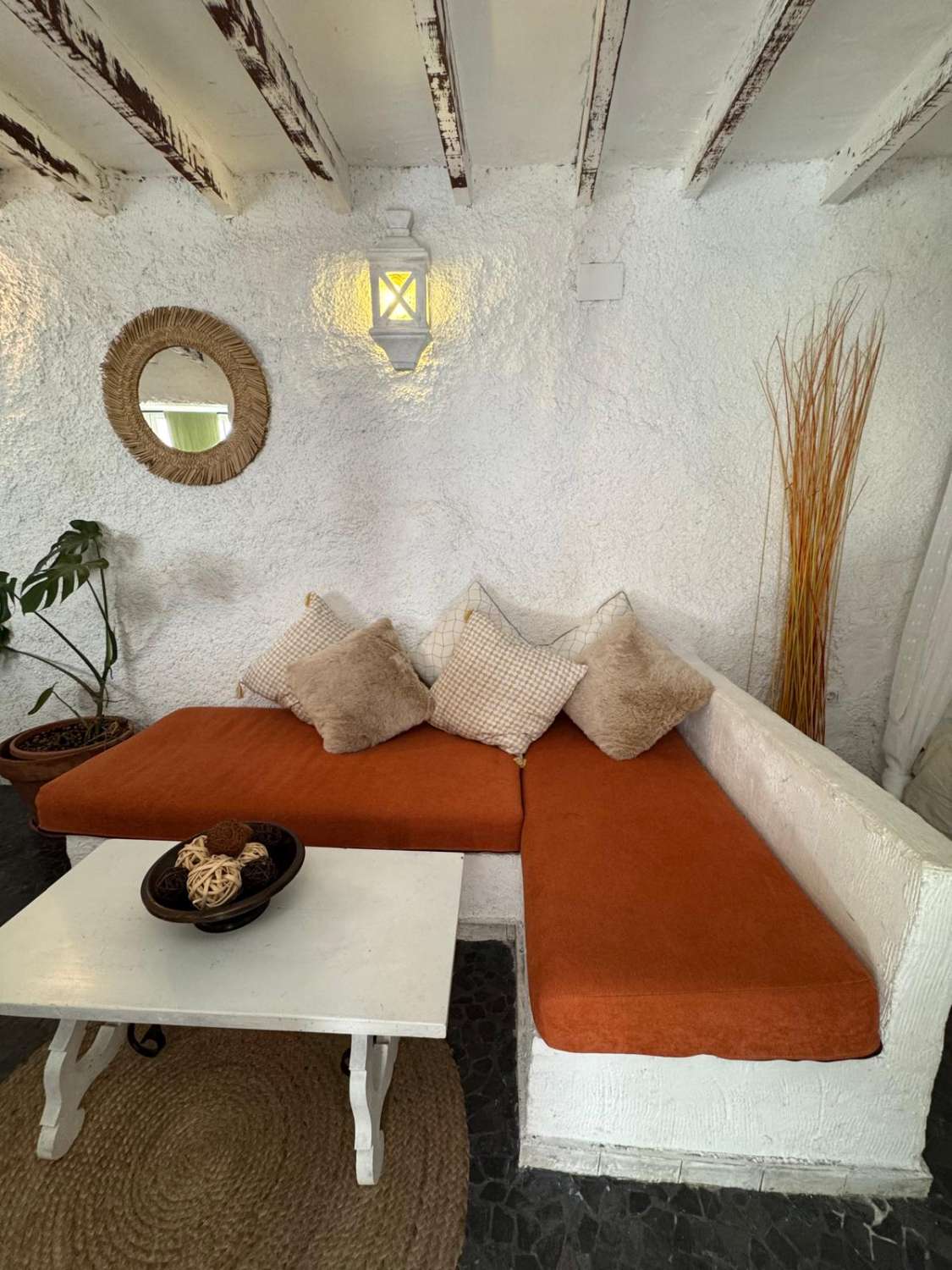 Se alquila por larga temporada coqueto loft rústico  en el centro de Mijas Pueblo