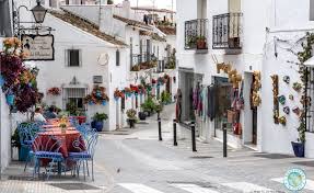 Se alquila por larga temporada coqueto loft rústico  en el centro de Mijas Pueblo