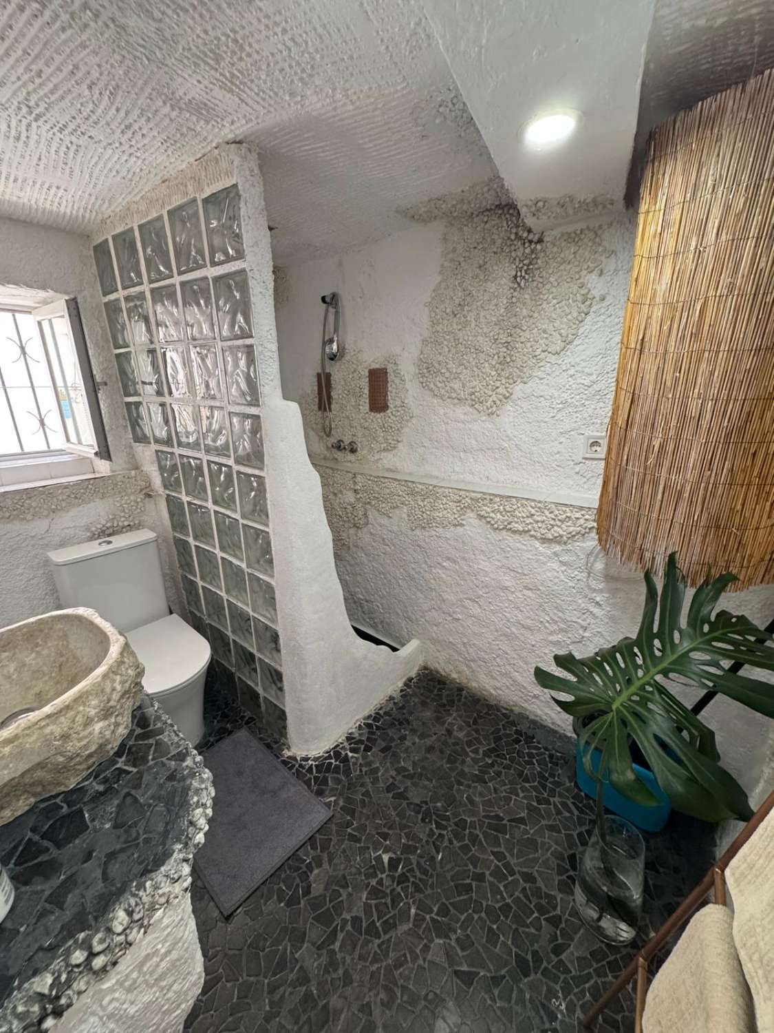 Se alquila por larga temporada coqueto loft rústico  en el centro de Mijas Pueblo