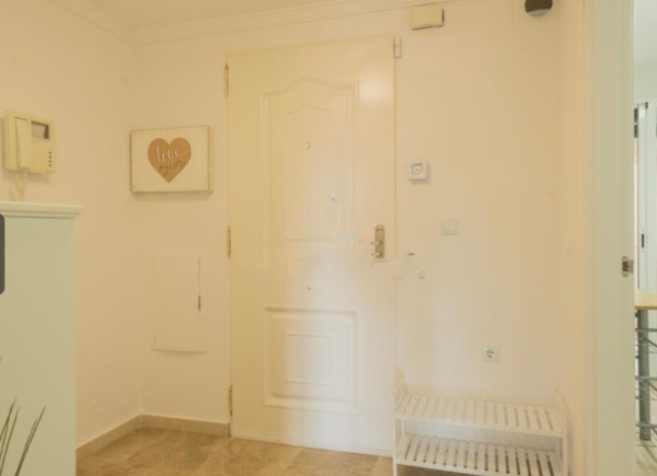 MEDIA TEMPORADA SE ALQUILA DEL 1.9.2026 -30.6.27 PRECIOSO APARTAMENTO EN 2ª LINEA DE PLAYA EN BENALMÁDENA