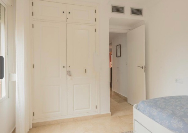 MEDIA TEMPORADA SE ALQUILA DEL 1.9.2026 -30.6.27 PRECIOSO APARTAMENTO EN 2ª LINEA DE PLAYA EN BENALMÁDENA