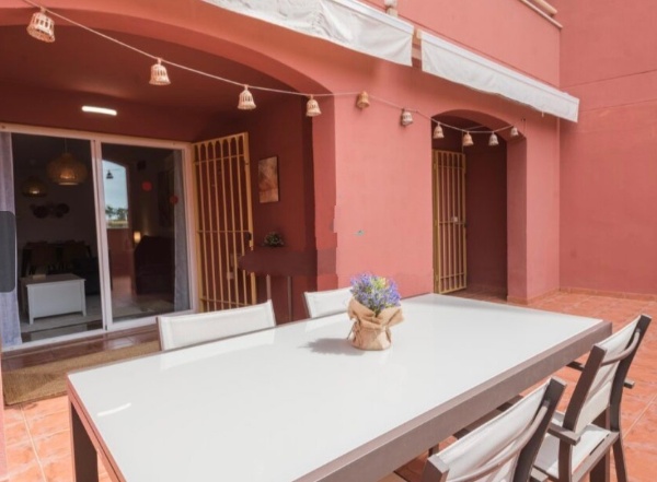 MEDIA TEMPORADA SE ALQUILA DEL 1.9.2026 -30.6.27 PRECIOSO APARTAMENTO EN 2ª LINEA DE PLAYA EN BENALMÁDENA