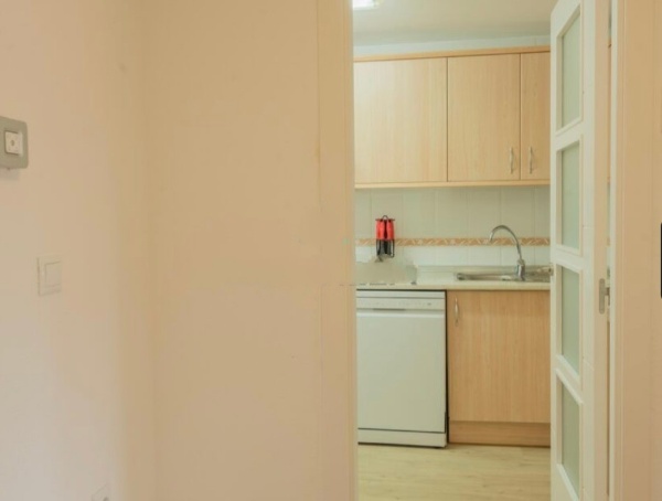 MEDIA TEMPORADA SE ALQUILA DEL 1.9.2026 -30.6.27 PRECIOSO APARTAMENTO EN 2ª LINEA DE PLAYA EN BENALMÁDENA