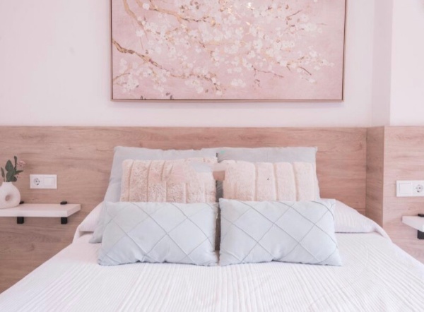 MEDIA TEMPORADA SE ALQUILA DEL 1.9.2026 -30.6.27 PRECIOSO APARTAMENTO EN 2ª LINEA DE PLAYA EN BENALMÁDENA