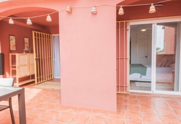 MEDIA TEMPORADA SE ALQUILA DEL 1.9.2026 -30.6.27 PRECIOSO APARTAMENTO EN 2ª LINEA DE PLAYA EN BENALMÁDENA