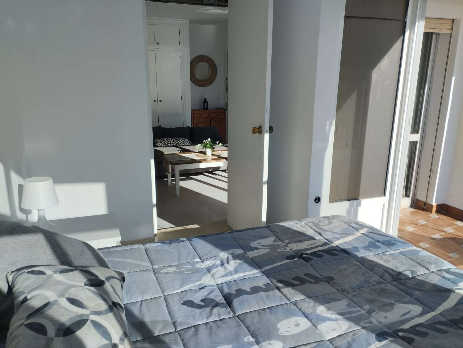 SE ALQUILA DESDE AHORA- 30.6.26 Y DESDE 01/09/2026-30/06/2027  BONITO ATICO REFORMADO EN FUENGIROLA